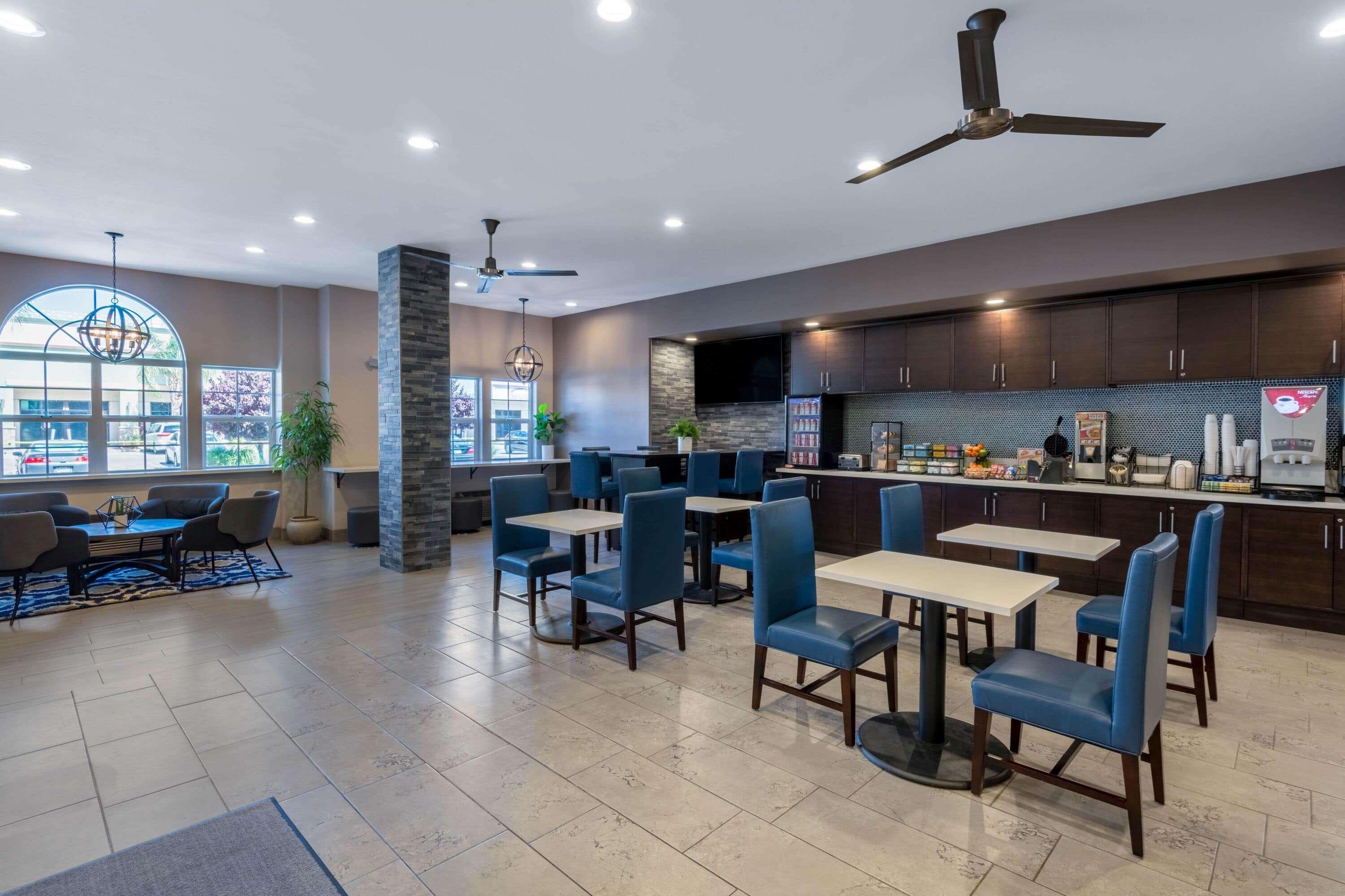 Microtel Inn & Suites By Wyndham Трейси Экстерьер фото