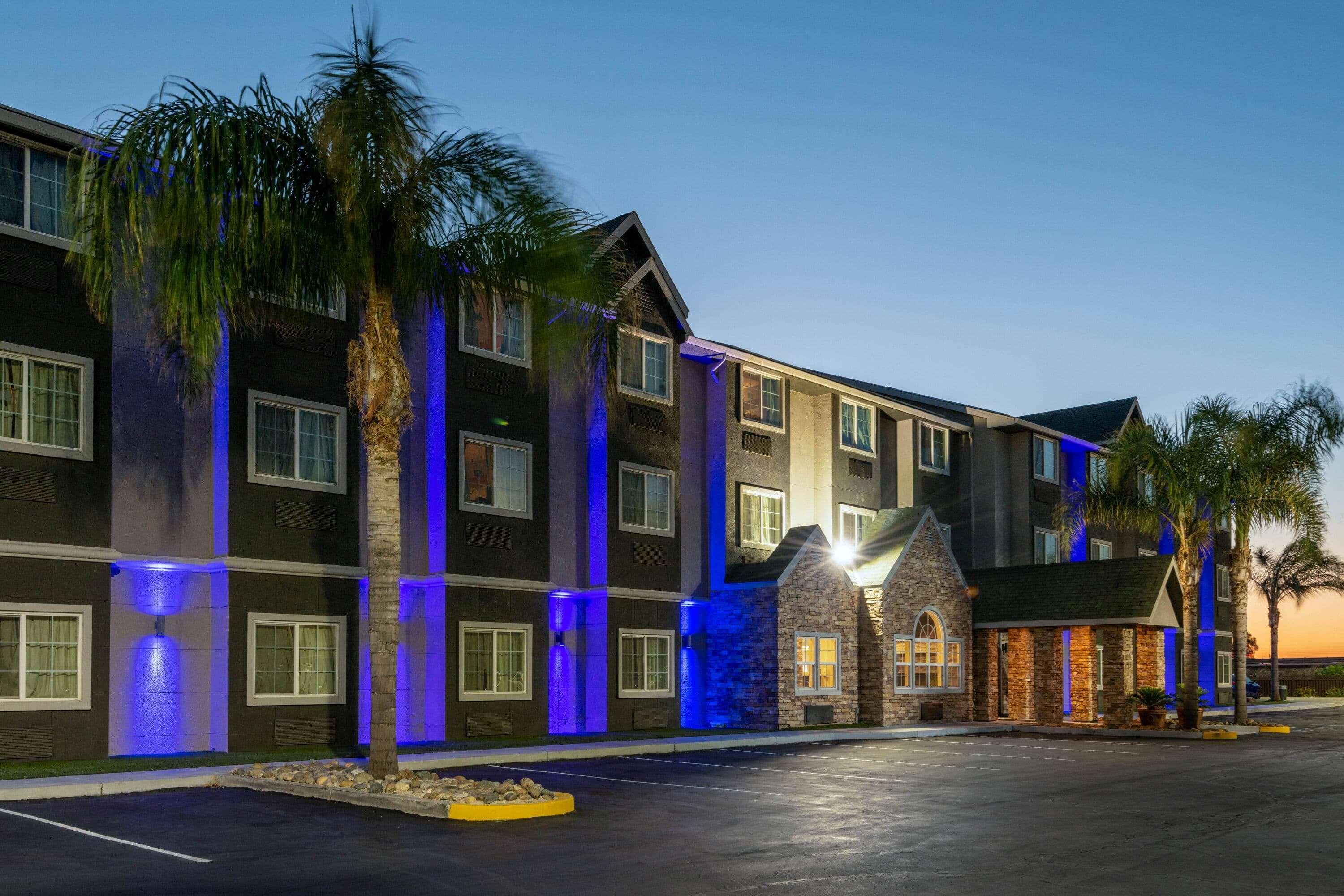 Microtel Inn & Suites By Wyndham Трейси Экстерьер фото
