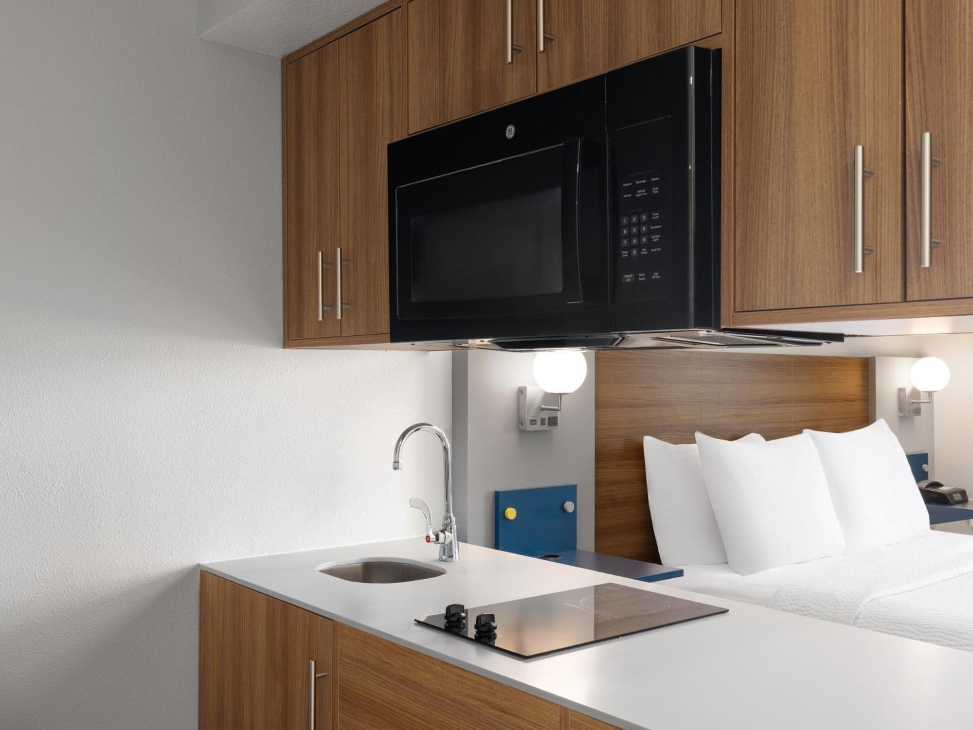 Microtel Inn & Suites By Wyndham Трейси Экстерьер фото