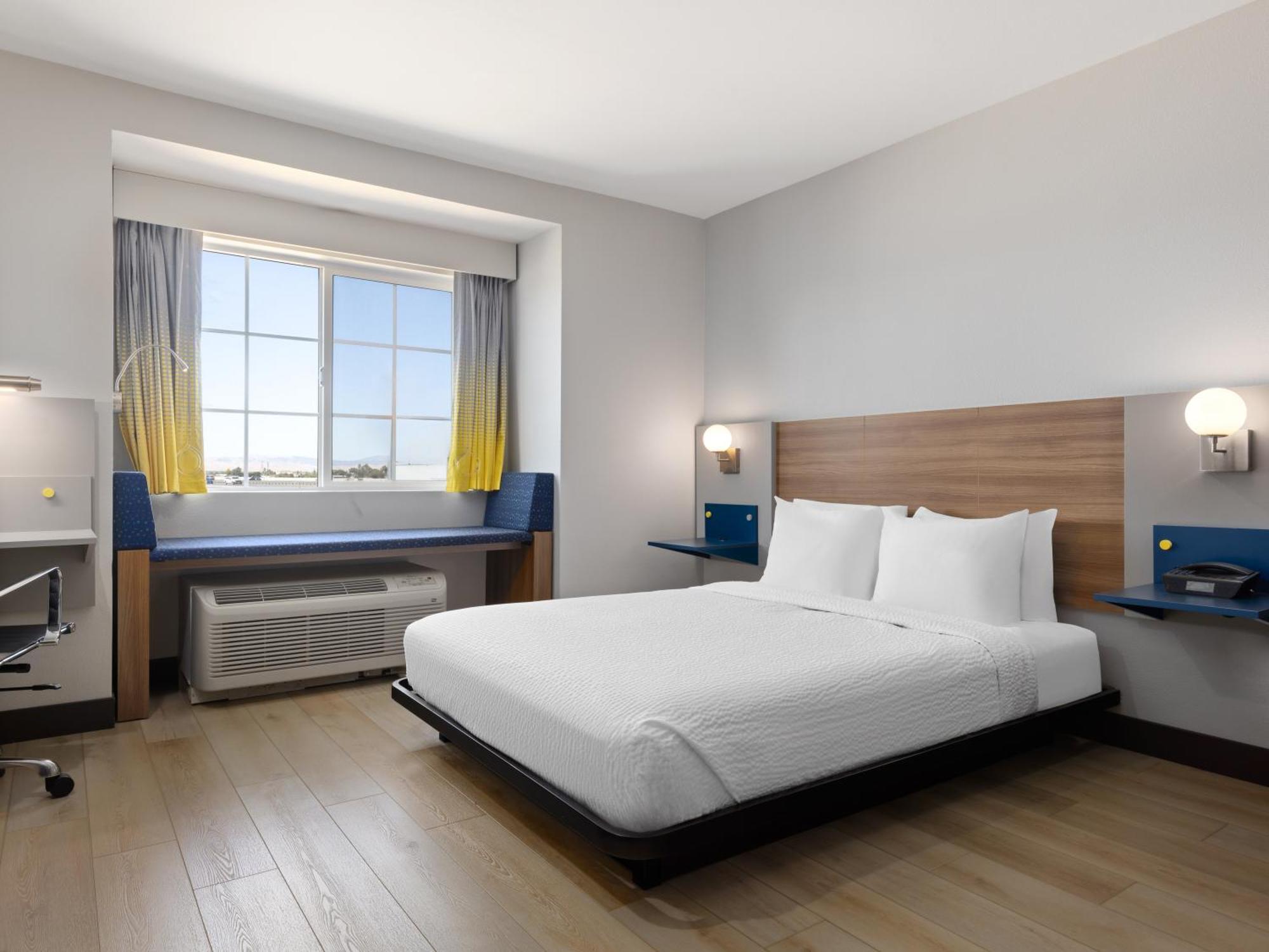 Microtel Inn & Suites By Wyndham Трейси Экстерьер фото