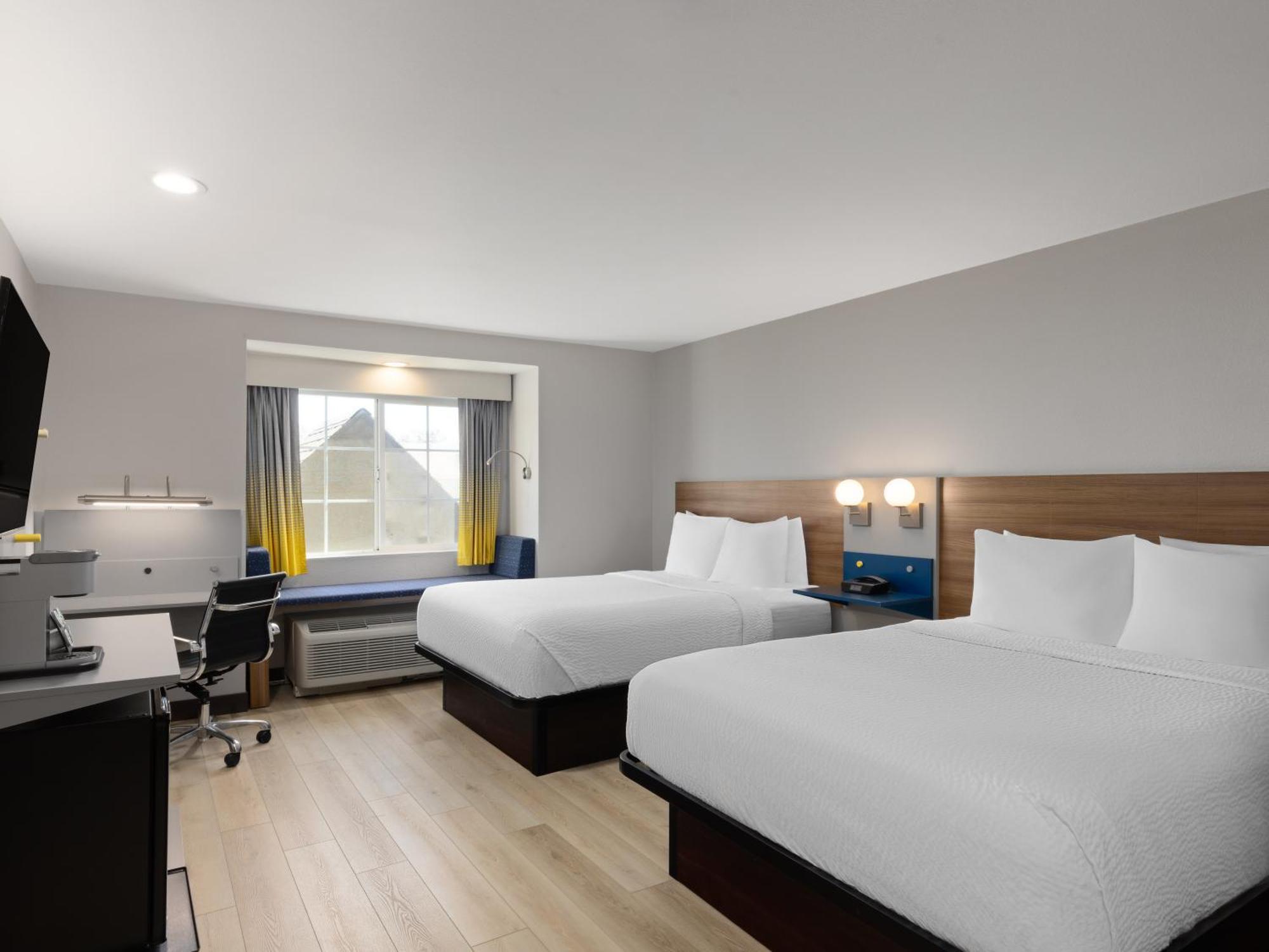 Microtel Inn & Suites By Wyndham Трейси Экстерьер фото